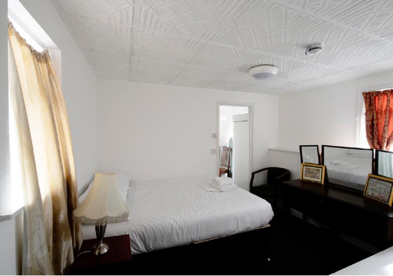 Hotels 24-7 - The Old Victoria Hotel Newport  Ngoại thất bức ảnh