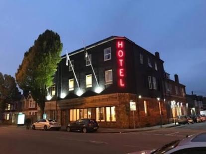 Hotels 24-7 - The Old Victoria Hotel Newport  Ngoại thất bức ảnh