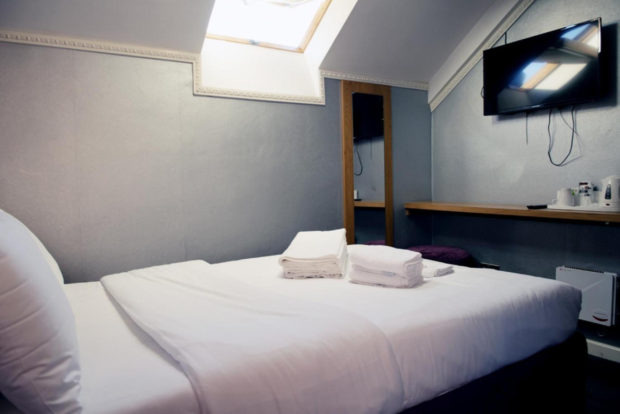 Hotels 24-7 - The Old Victoria Hotel Newport  Ngoại thất bức ảnh