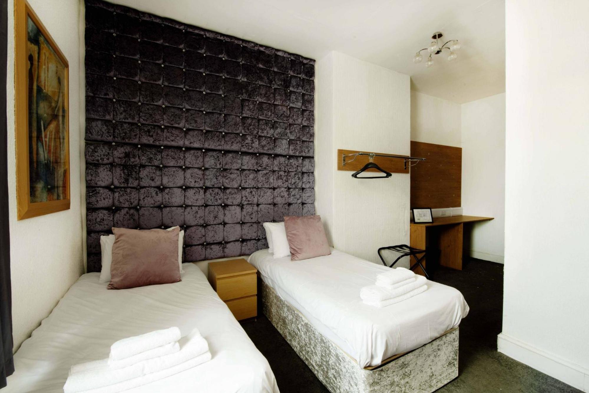 Hotels 24-7 - The Old Victoria Hotel Newport  Ngoại thất bức ảnh
