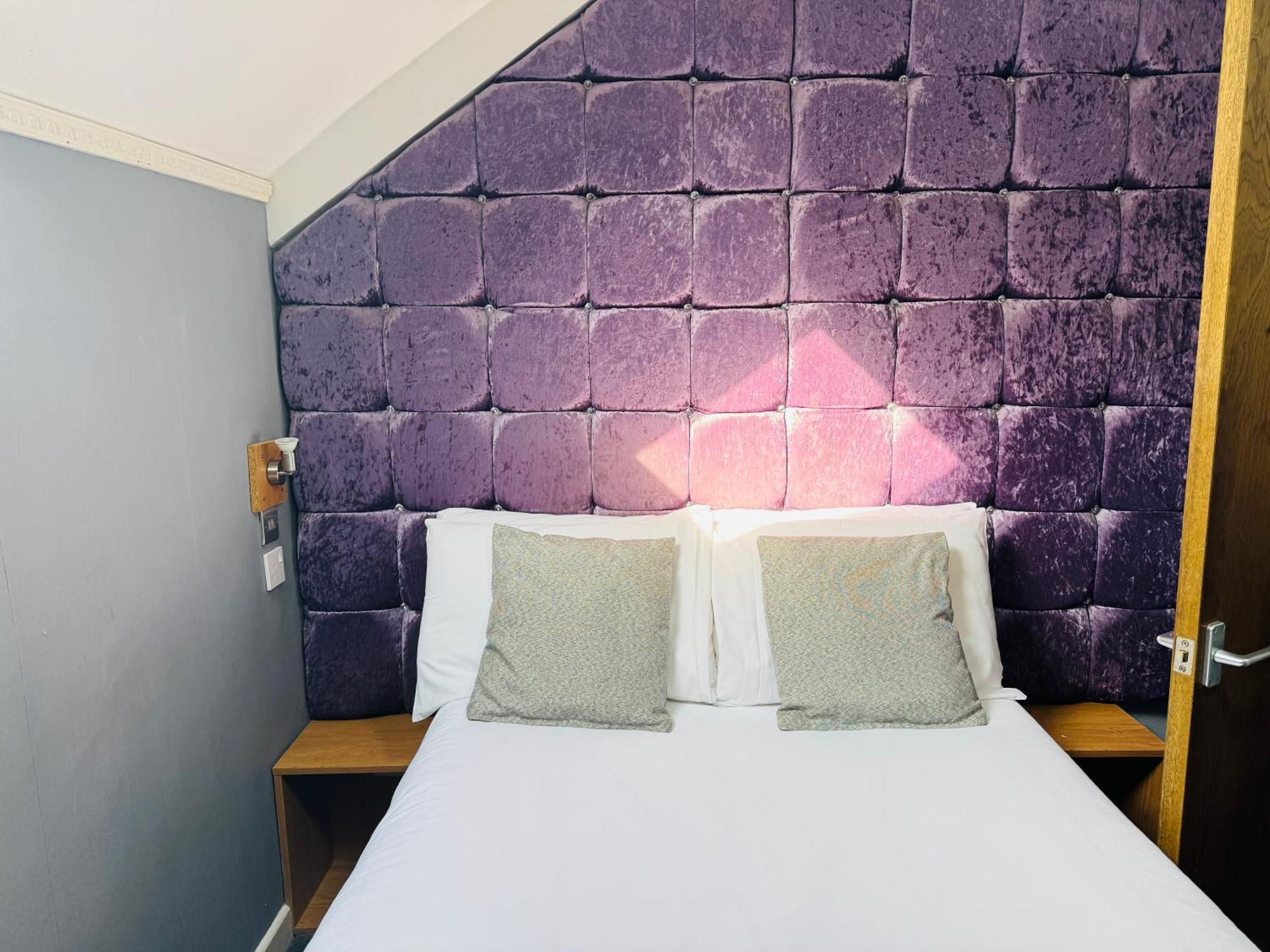 Hotels 24-7 - The Old Victoria Hotel Newport  Ngoại thất bức ảnh